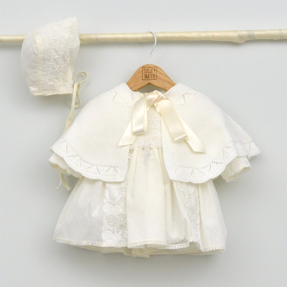 Vestido organza Juan con capota