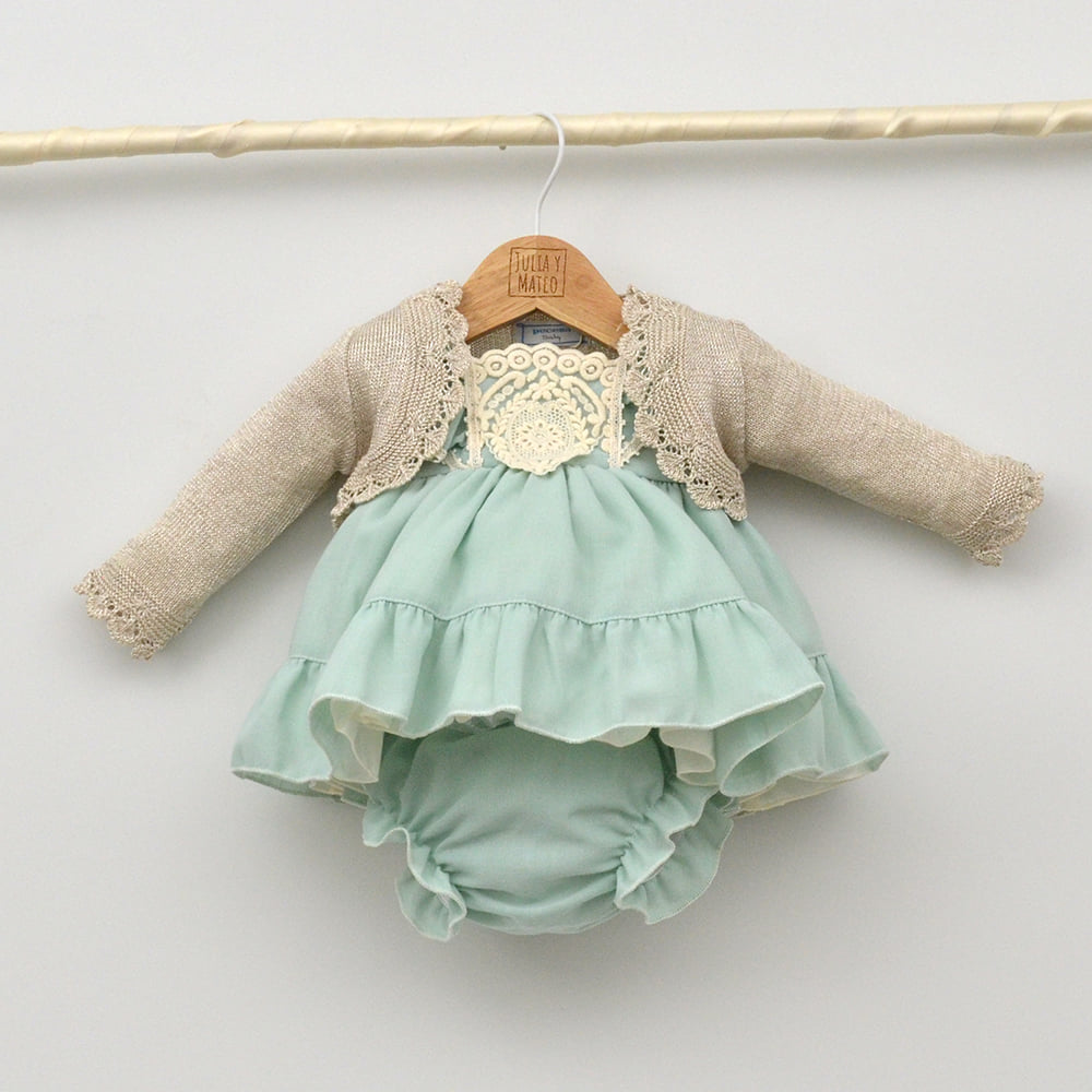 trajes ceremonia arras bodas vestidos eventos vestir bebes niñas primavera verano verde hecho en españa estilo moderno bordado lazo fajin hermanos conjuntados