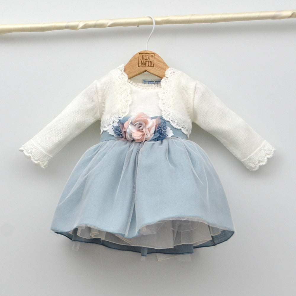 vestido ceremonia arras bautizo niñas lino azul hermanos a juego en las bodas fajin lazo flores Amaya Mayoral