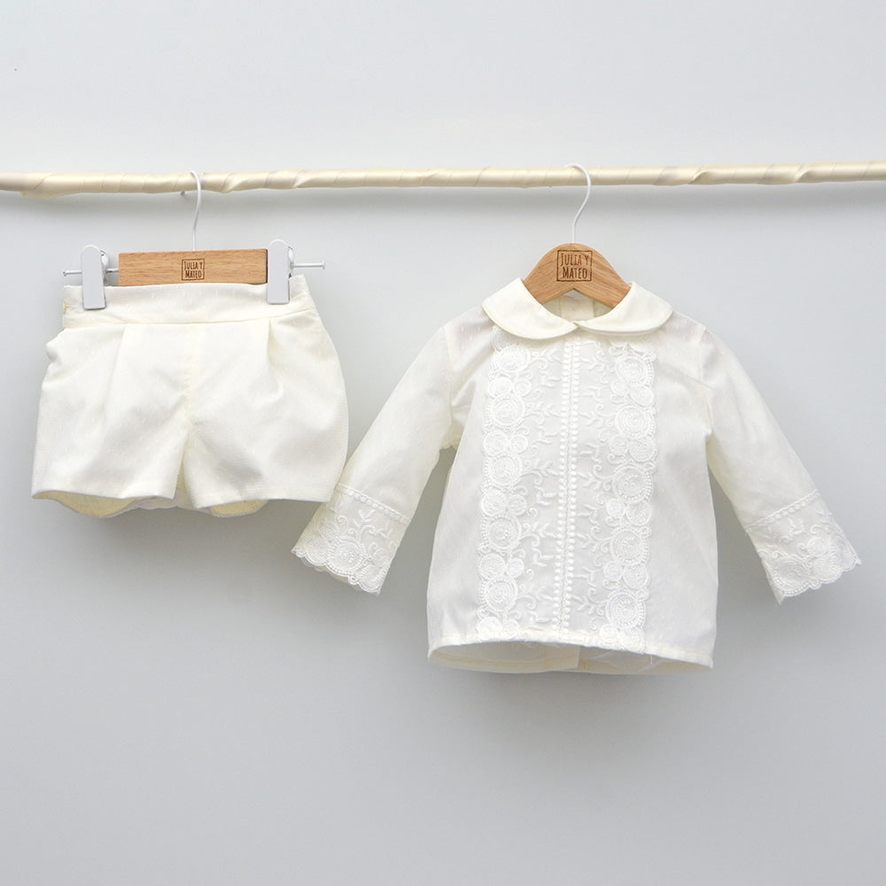 La mejor tienda online de ropa de Bautizo clasica hecha en españa para niños trajes conjuntos lino tul blanco clasico