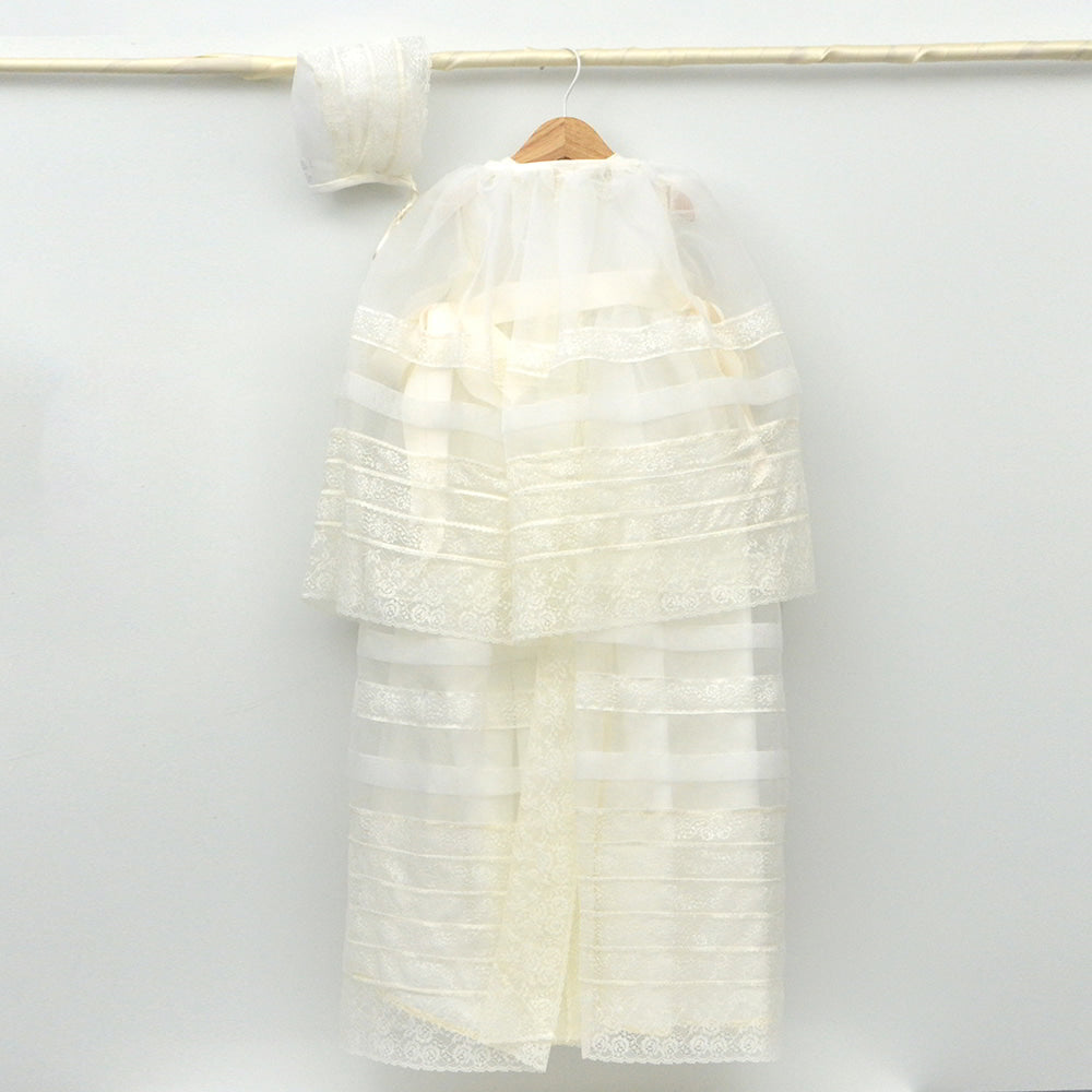 tienda online ropa bautizo niños faldones batones con capota y capa, tres piezas, organza , tul , hecho en españa online clasicos y elegante