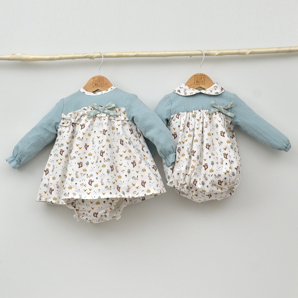 Conjunto bebé Emma con falda peto y blusita