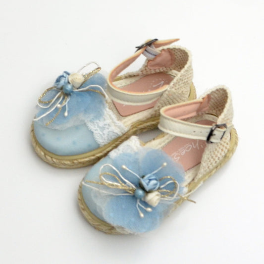 zapato ceremonia niña bodas arras comuniones esparteñas azul con adorno floral hecha en españa