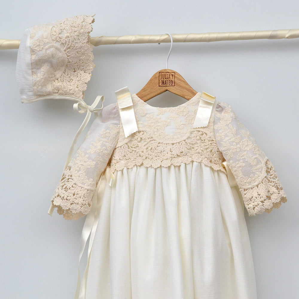 Tienda traje bautizo clasico faldones verano tradicionales hechos en españa guipur organza largos capota niños niñas bebes