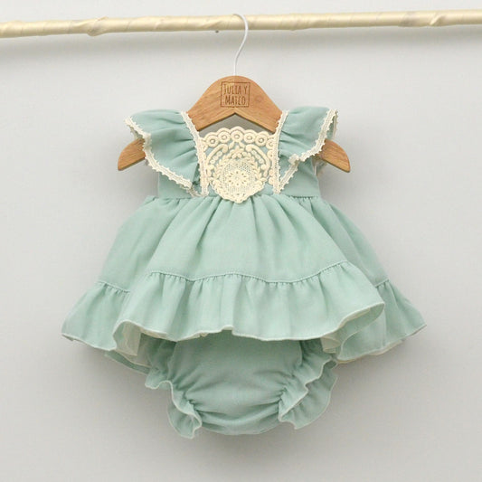 trajes ceremonia arras bodas vestidos eventos vestir bebes niñas primavera verano verde hecho en españa estilo moderno bordado lazo fajin hermanos conjuntados