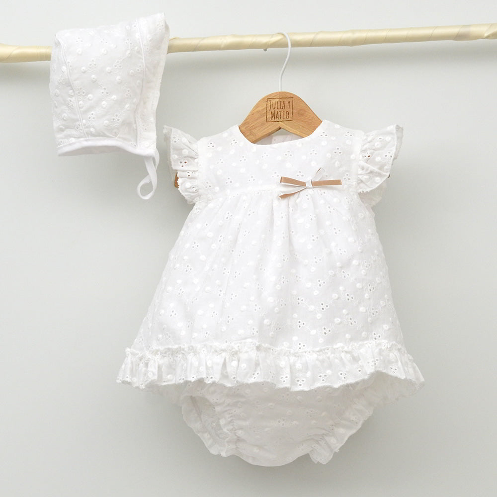 vestidos vestir niñas blancos jesusitos bebes con encanto trajes bodas eventos niñas 6,9,12,18,24,30,36, meses tienda online ropa clasica bebes Mayoral DOña Carmen VEstir a hermanas conjuntadas con encanto arras bodas