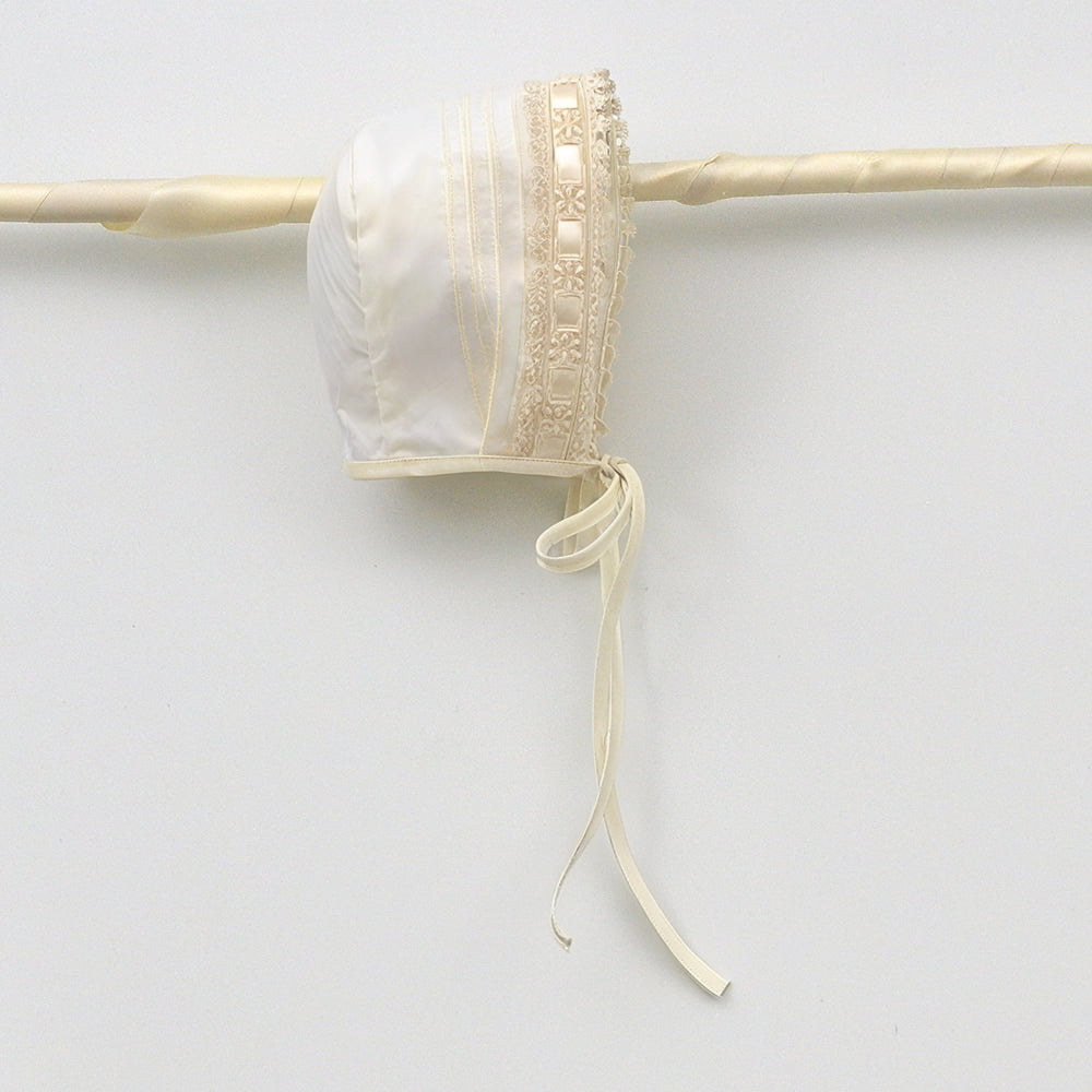 Tienda online trajes bautizo clasicos hechos en españa, pelele con capota organza bautismo