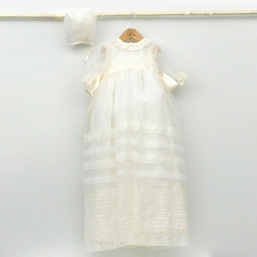 tienda online ropa bautizo niños faldones batones con capota y capa, tres piezas, organza , tul , hecho en españa online clasicos y elegante