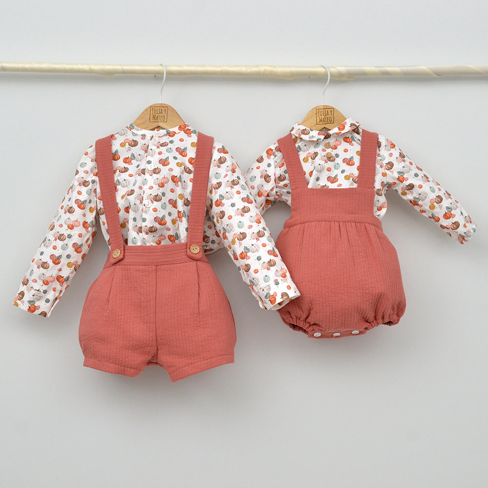 Conjunto bebé Lucas con peto y camisa cuello Mao
