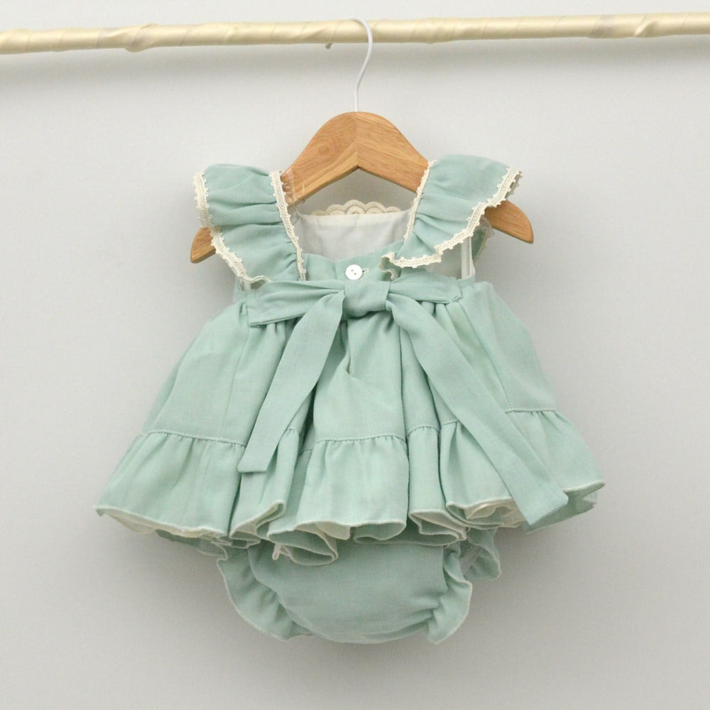 trajes ceremonia arras bodas vestidos eventos vestir bebes niñas primavera verano verde hecho en españa estilo moderno bordado lazo fajin hermanos conjuntados