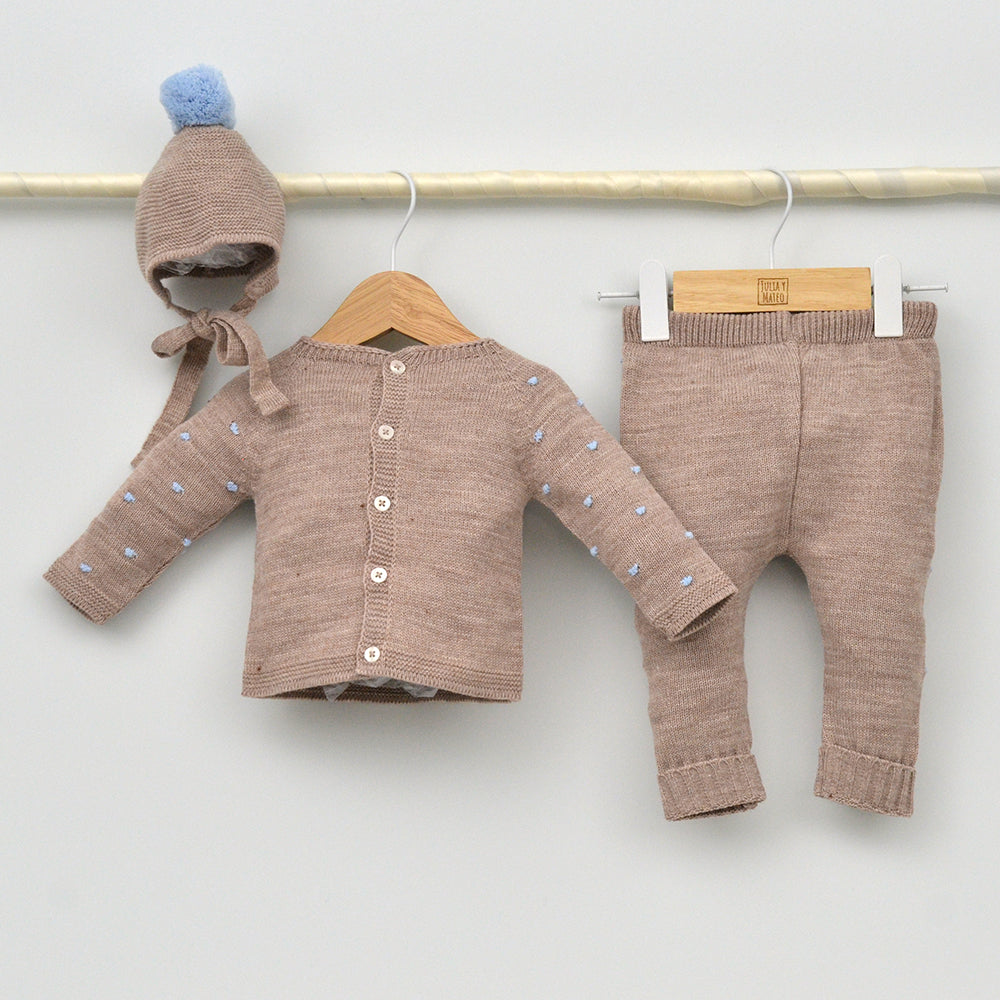 Conjunto bebés punto Tajo con jersey, pantalón y capota con pompón