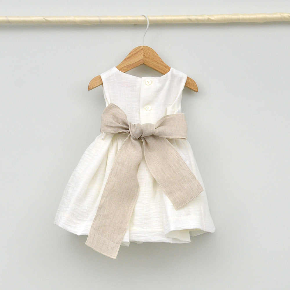 vestido bautizo niña traje arras ceremonia bebes 3,4,6,9,12,14,15,18,20,24,meses , 1,2,3,años, estilo clasico hecho en españa, adorno floral, fajin lino en arena, moderno, elegante