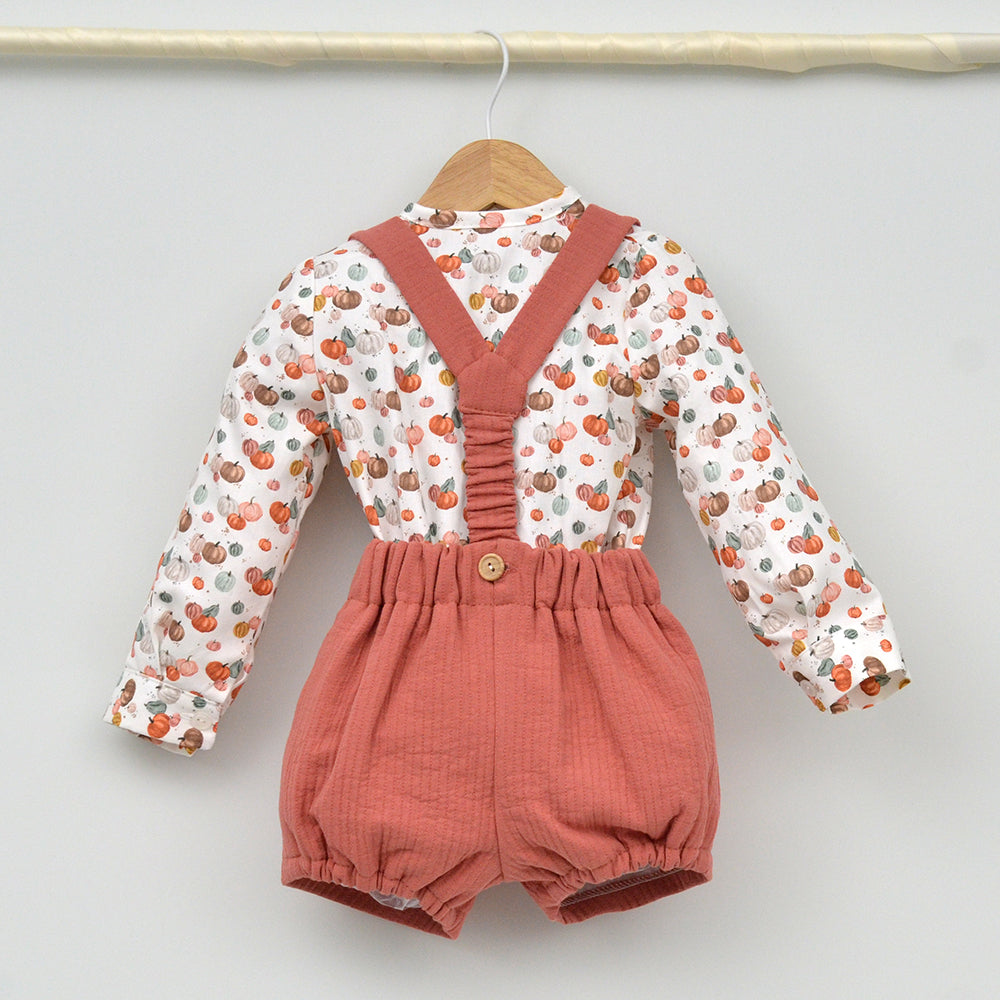 Conjunto bebé Lucas con peto y camisa cuello Mao