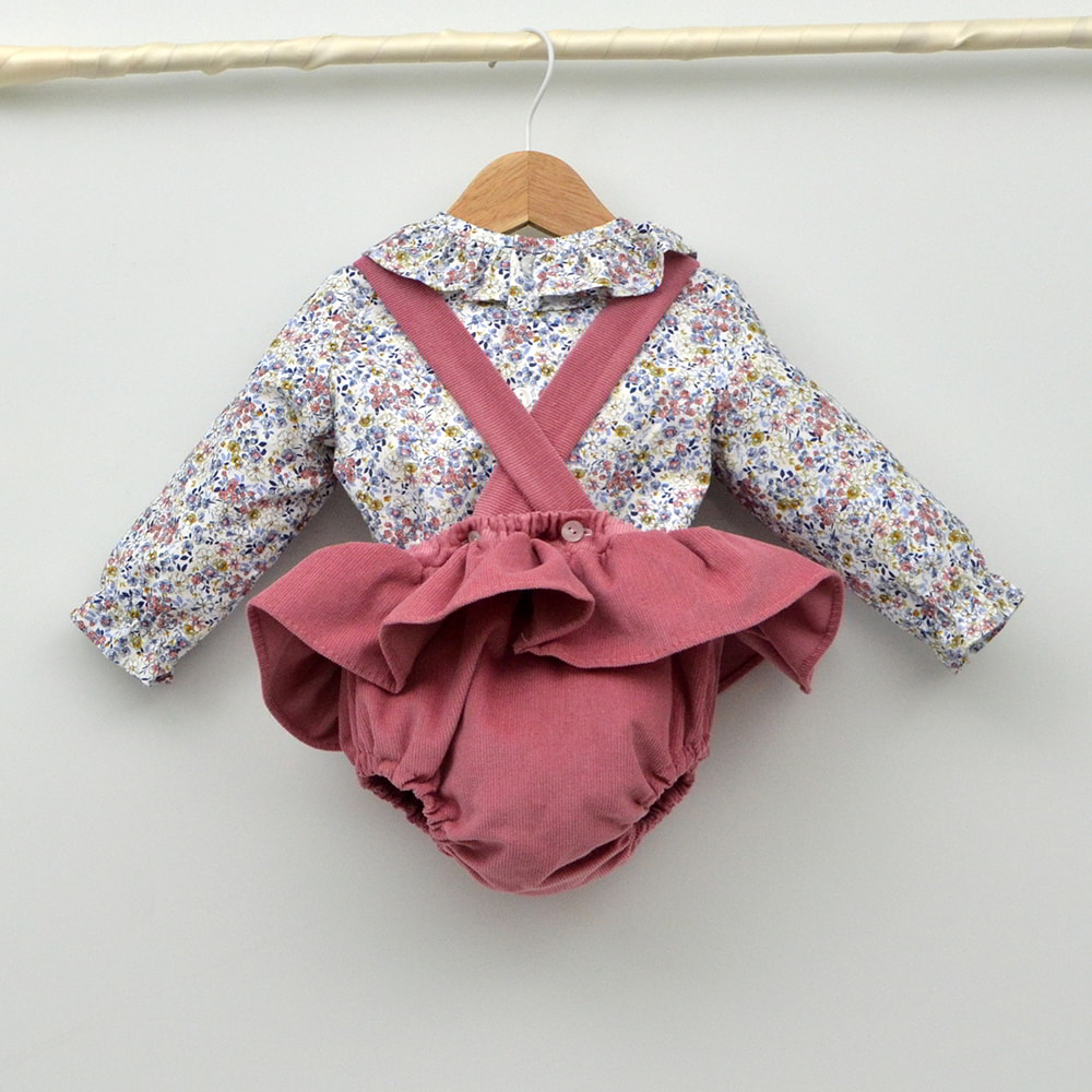 Conjunto bebé Patty con falda peto y blusita