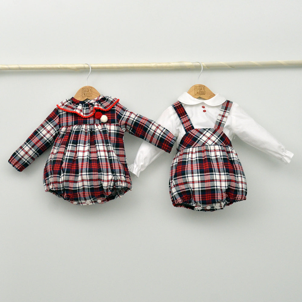 trajes navidades niños conjuntados vestidos rojo navidad fotos navideñas españa niñas coordinadas tienda Online moda infantil fiestas