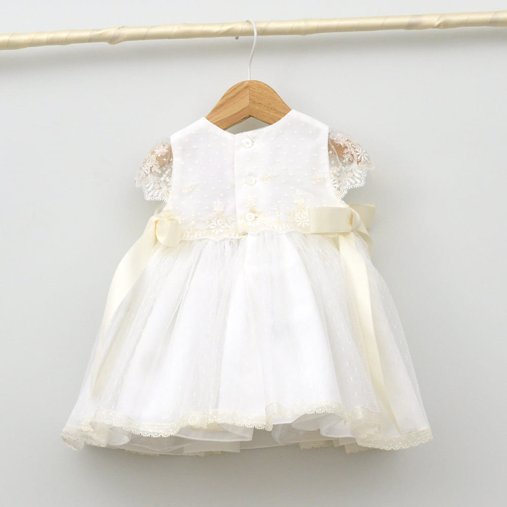 Vestido Bautizo niñas traje ceremonia online bebes lazos crudo encaje fajin flores hecho en españa meses años