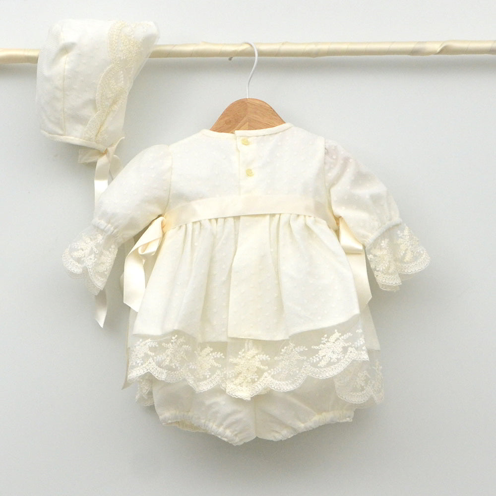 jesusito bautizo niñas tul encaje lazos conjunto bautismo hecho en españa tienda online bautizo bebes ropa hija maria pombo en su boda bautizo