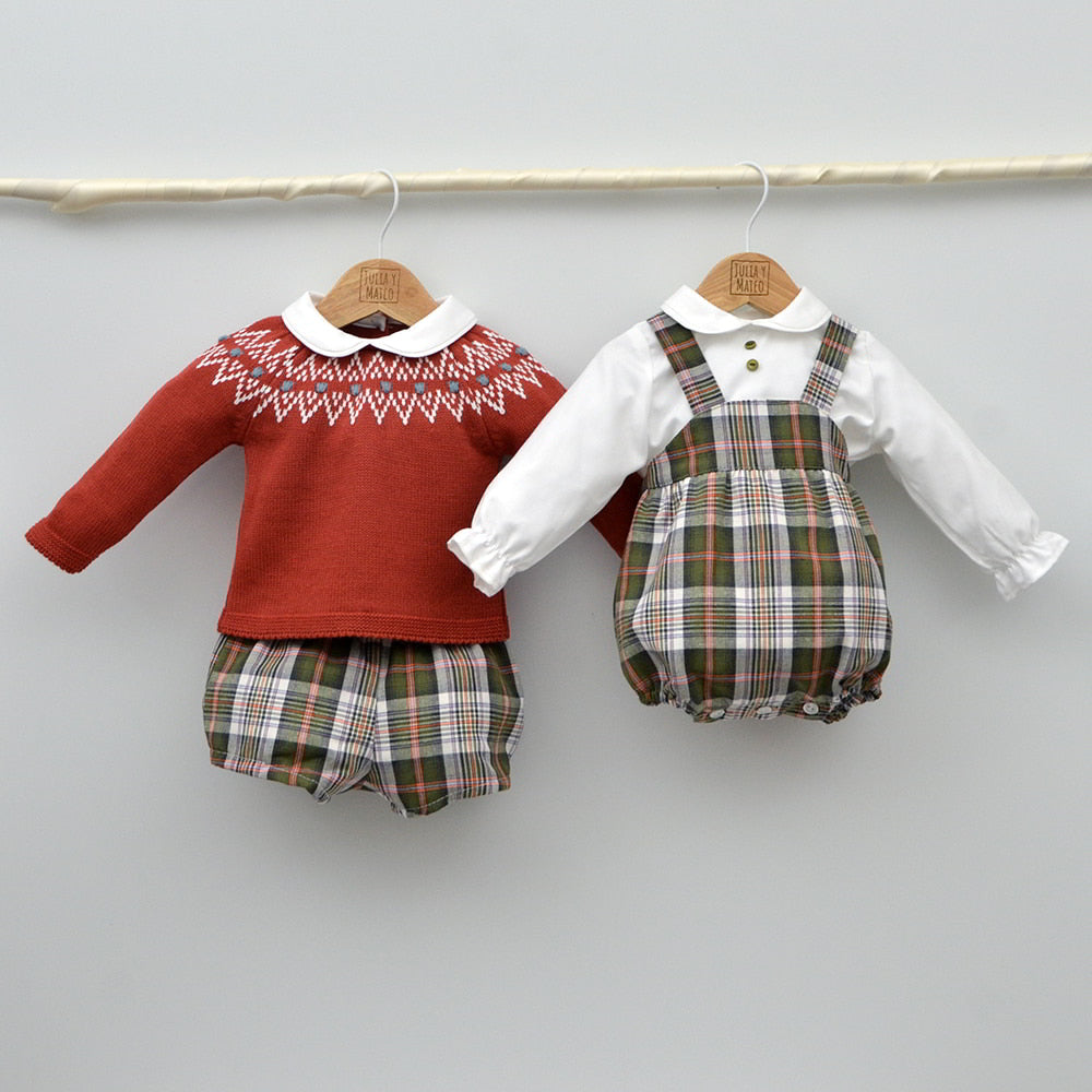 Conjunto bebé Alex con peto y camisa cuello bebé