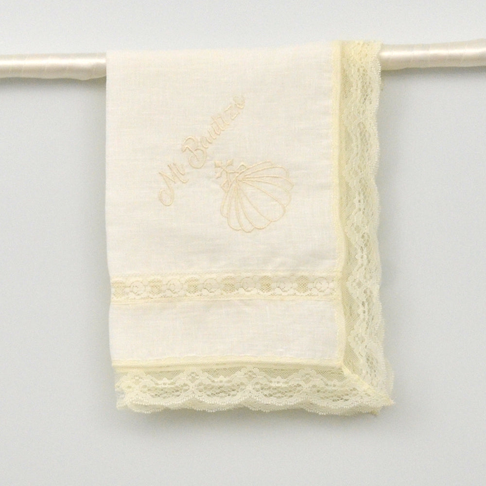 Toalla Mi Bautizo de lino con puntilla
