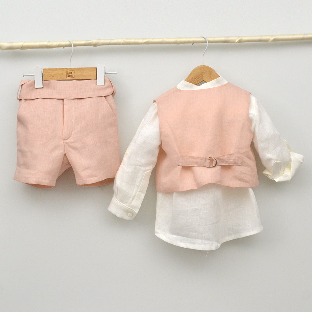 Conjunto lino Teresa con camisa, chaleco, pajarita y pantalón con fajín