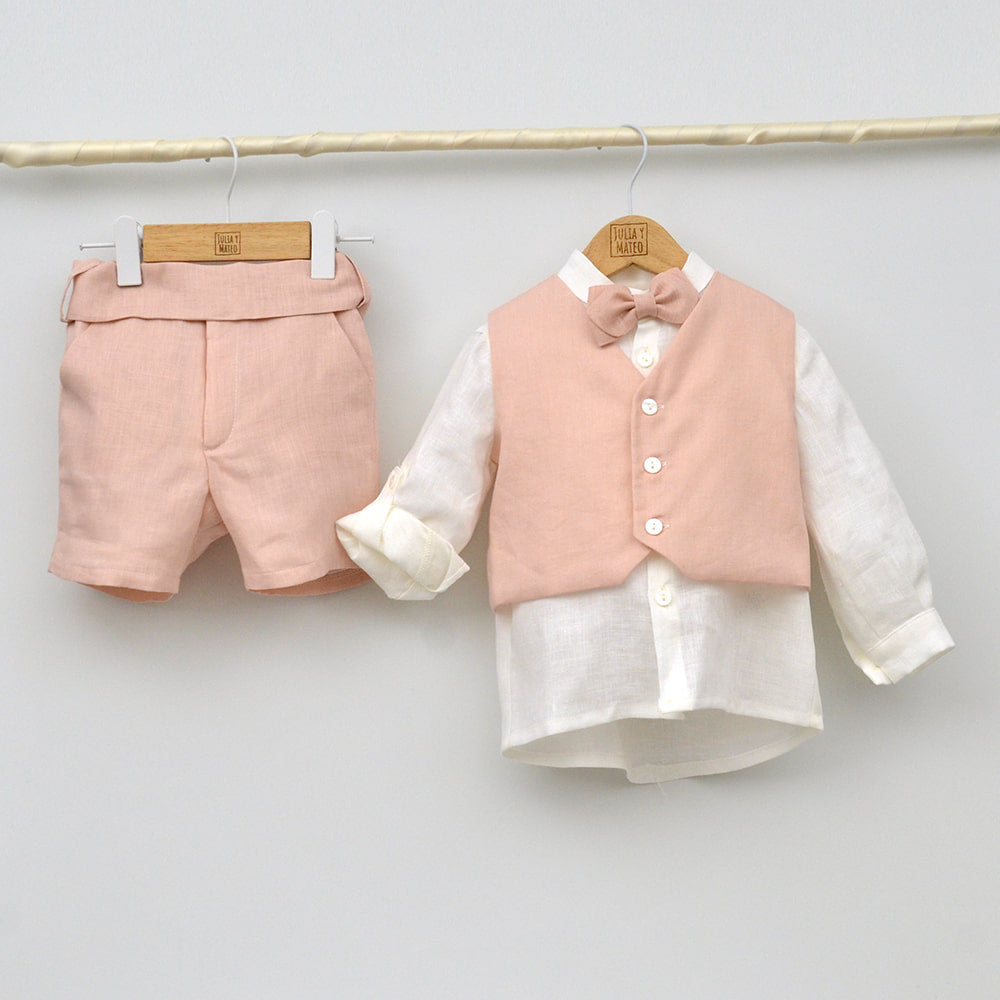 Conjunto lino Teresa con camisa, chaleco, pajarita y pantalón con fajín