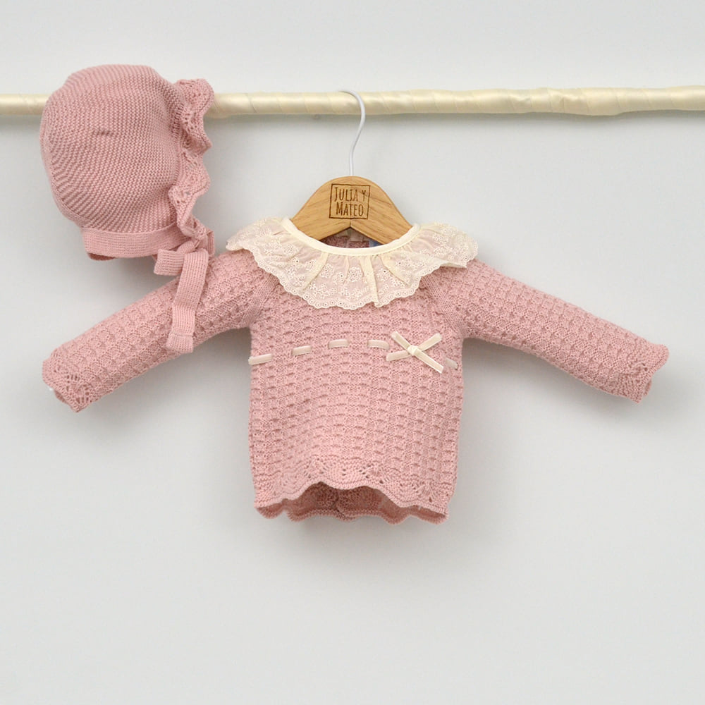 Conjunto bebés punto Alma con jersey, culotte, capota y patucos