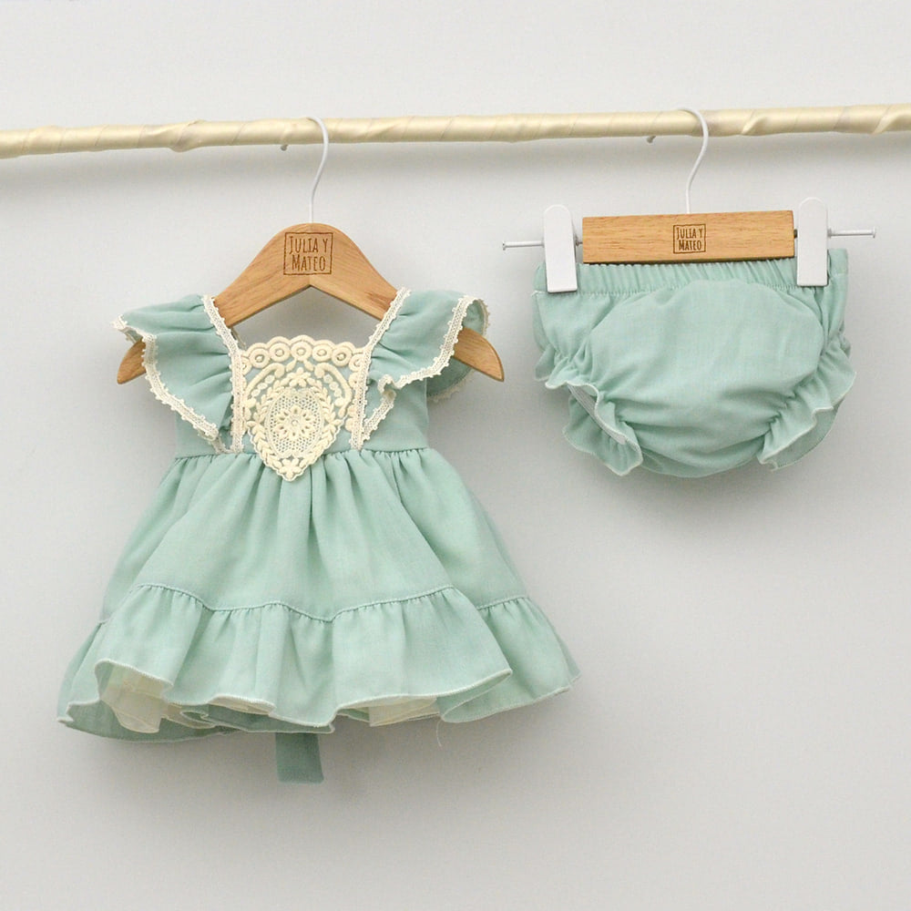trajes ceremonia arras bodas vestidos eventos vestir bebes niñas primavera verano verde hecho en españa estilo moderno bordado lazo fajin hermanos conjuntados