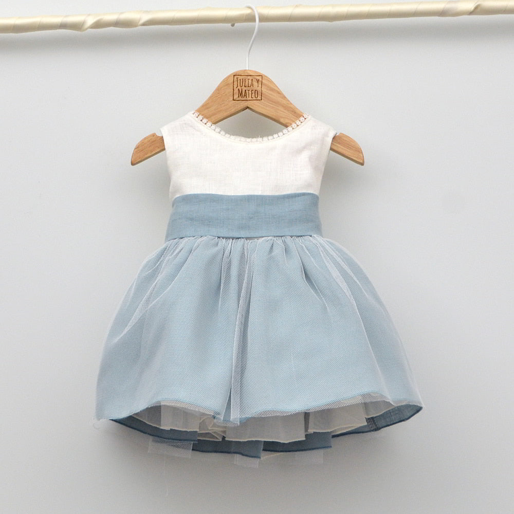 vestido ceremonia arras bautizo niñas lino azul hermanos a juego en las bodas fajin lazo flores Amaya Mayoral