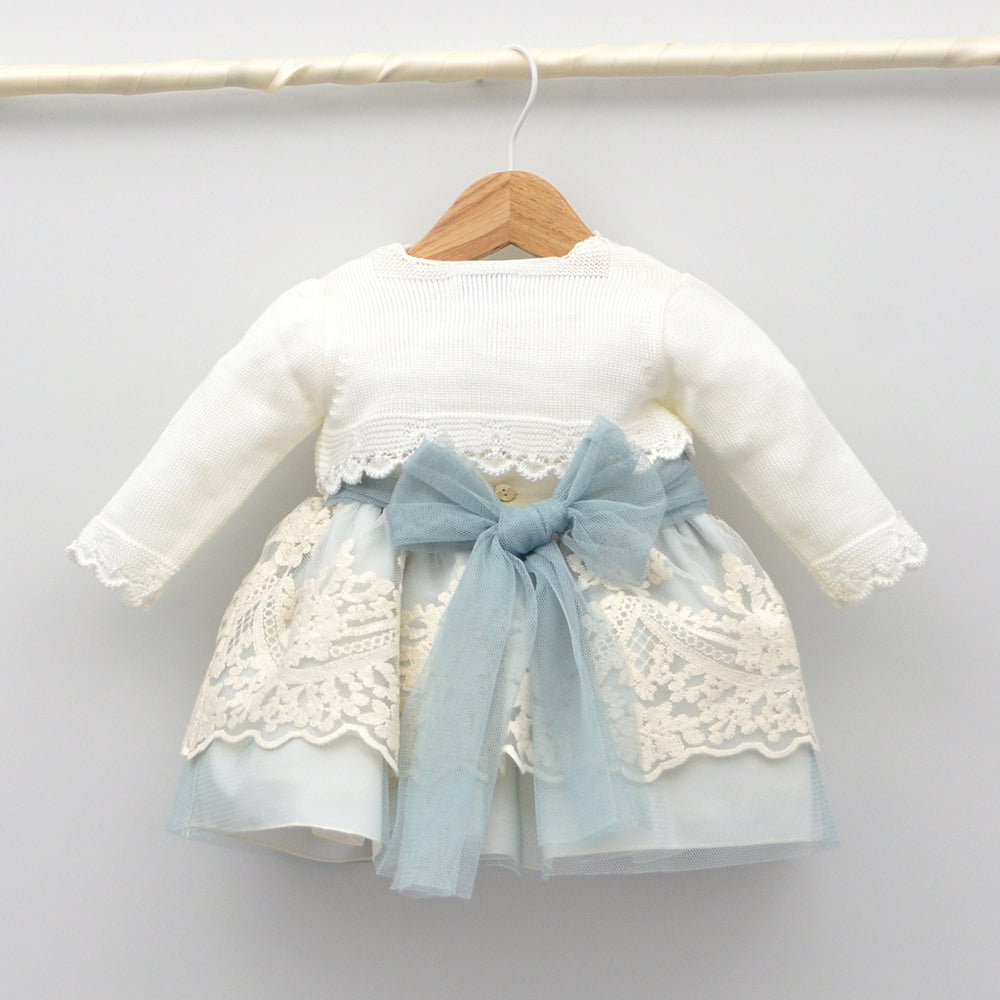 vestido bautizo ceremonia niñas arras bordado flores fajin verde agua hecho en españa Amaya