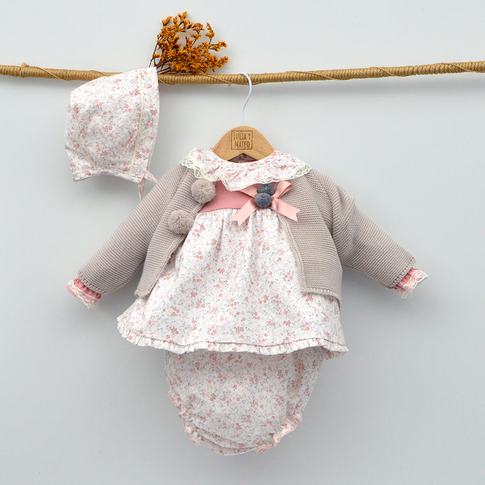 vestidos vestir niñas jesusitos con capota bebes eventos ocasiones especiales doña carmen mayoral ropa clasica hecha en españa para bebés