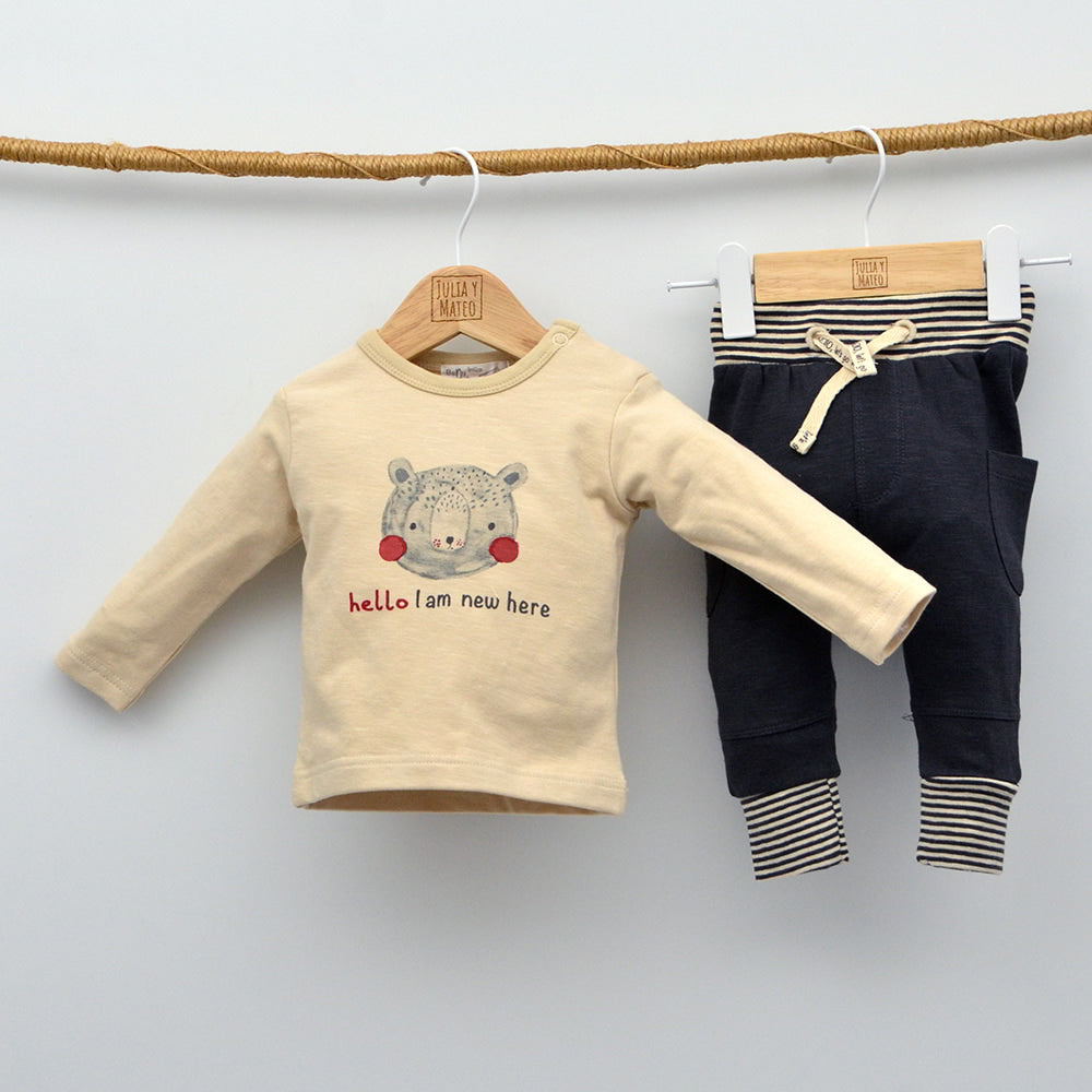 Conjunto bebé Madagascar con chaqueta reversible, camiseta y pantalón