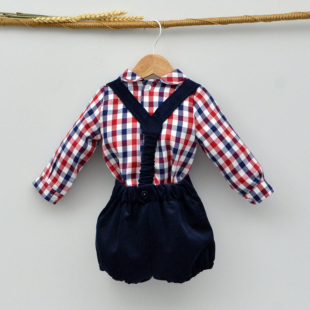 Conjunto bebé con camisa cuello bebé y peto Daniel