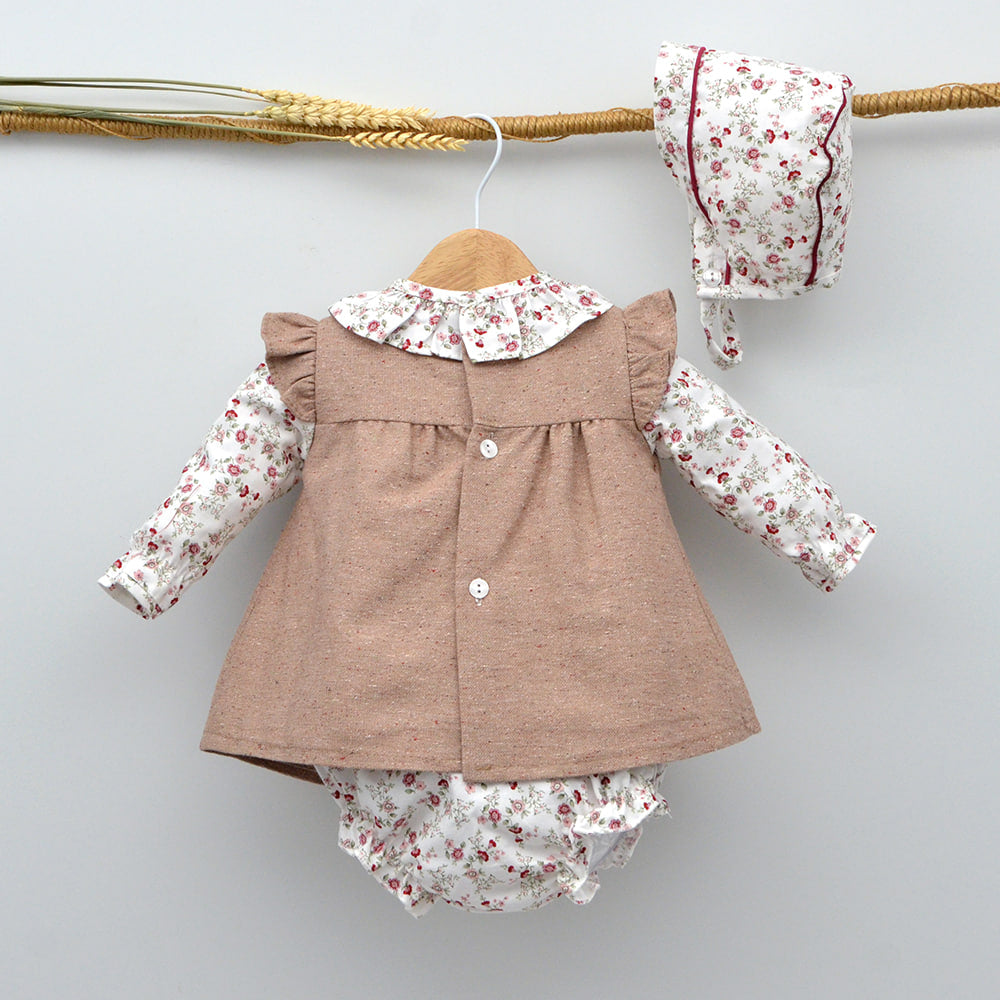 Jesusito bebé Inés con braguita y capota