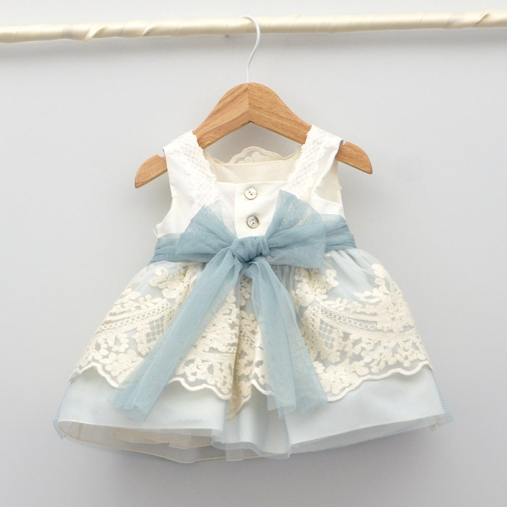 vestido bautizo ceremonia niñas arras bordado flores fajin verde agua hecho en españa Amaya Mayoral