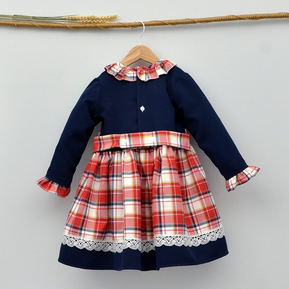 vestidos vestir niñas Navidad fiestas navideñas tartan rojo Doña carmen mayoral