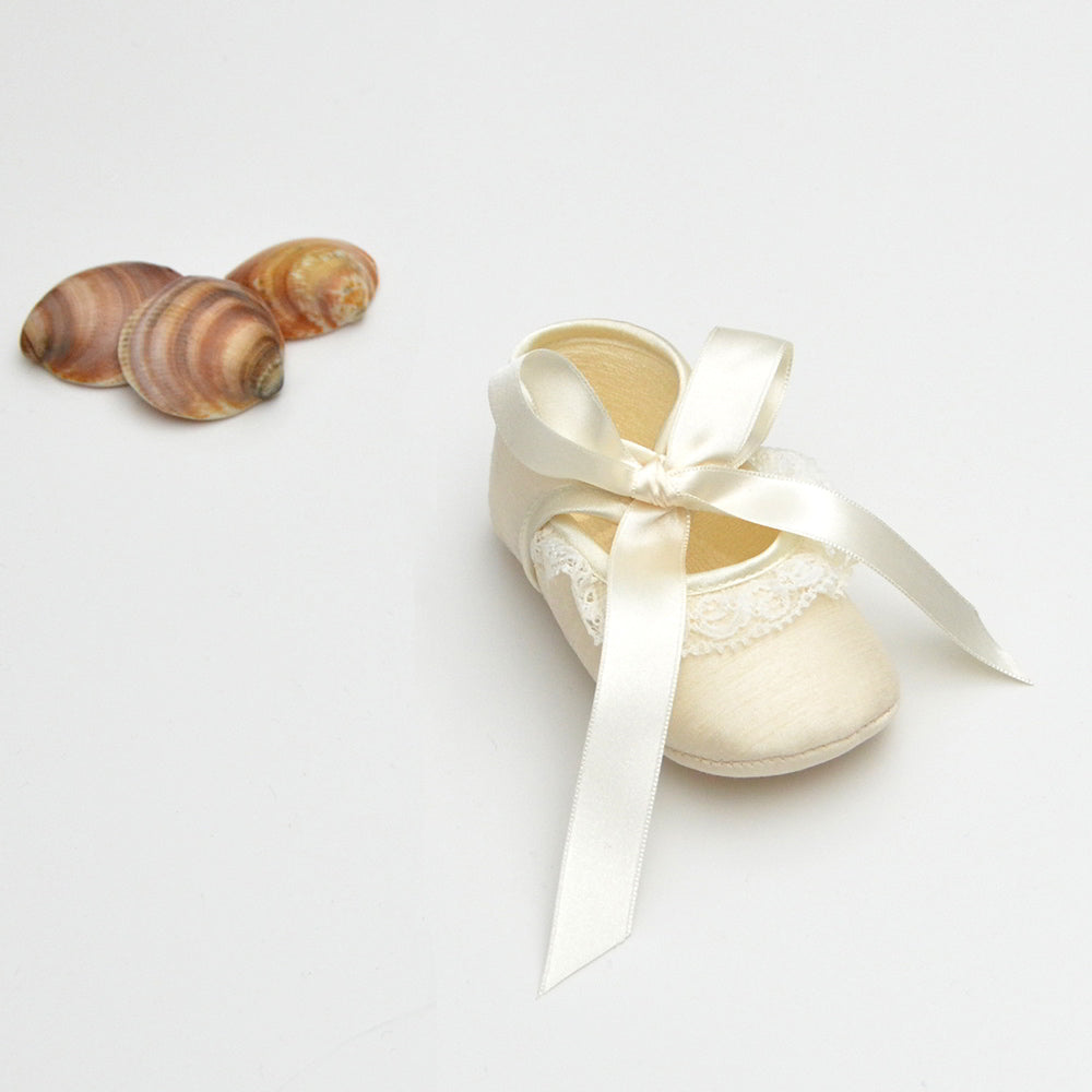 zapatos bautizo niña bebes raso lazo beige crudo españa