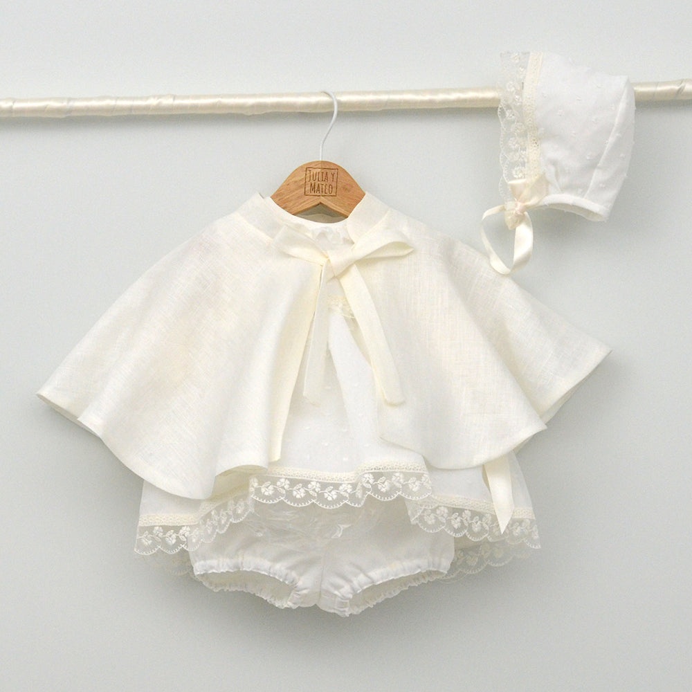Jesusito Isabel de organza con plumeti con capota y braguita