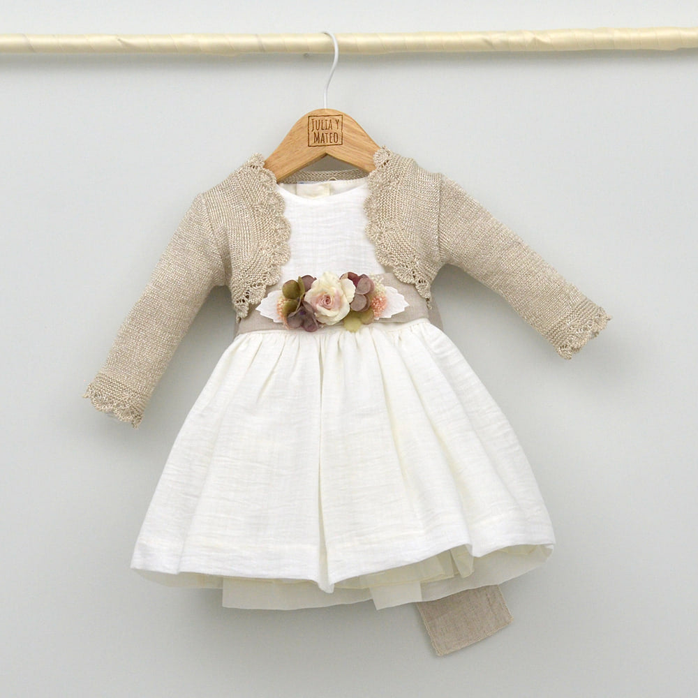 vestido bautizo niña traje arras ceremonia bebes 3,4,6,9,12,14,15,18,20,24,meses , 1,2,3,años, estilo clasico hecho en españa, adorno floral, fajin lino en arena, moderno, elegante