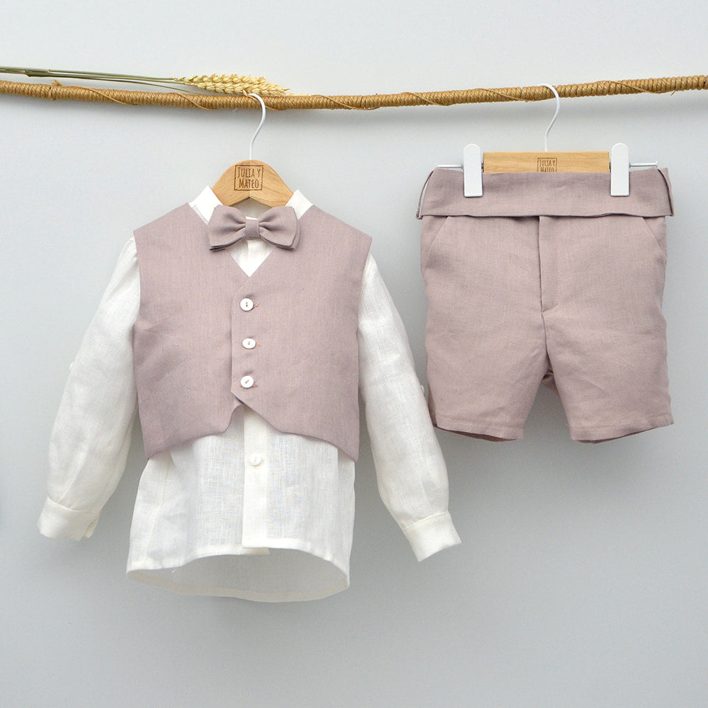 Conjunto lino Isabel con camisa, chaleco, pajarita y pantalón con fajín