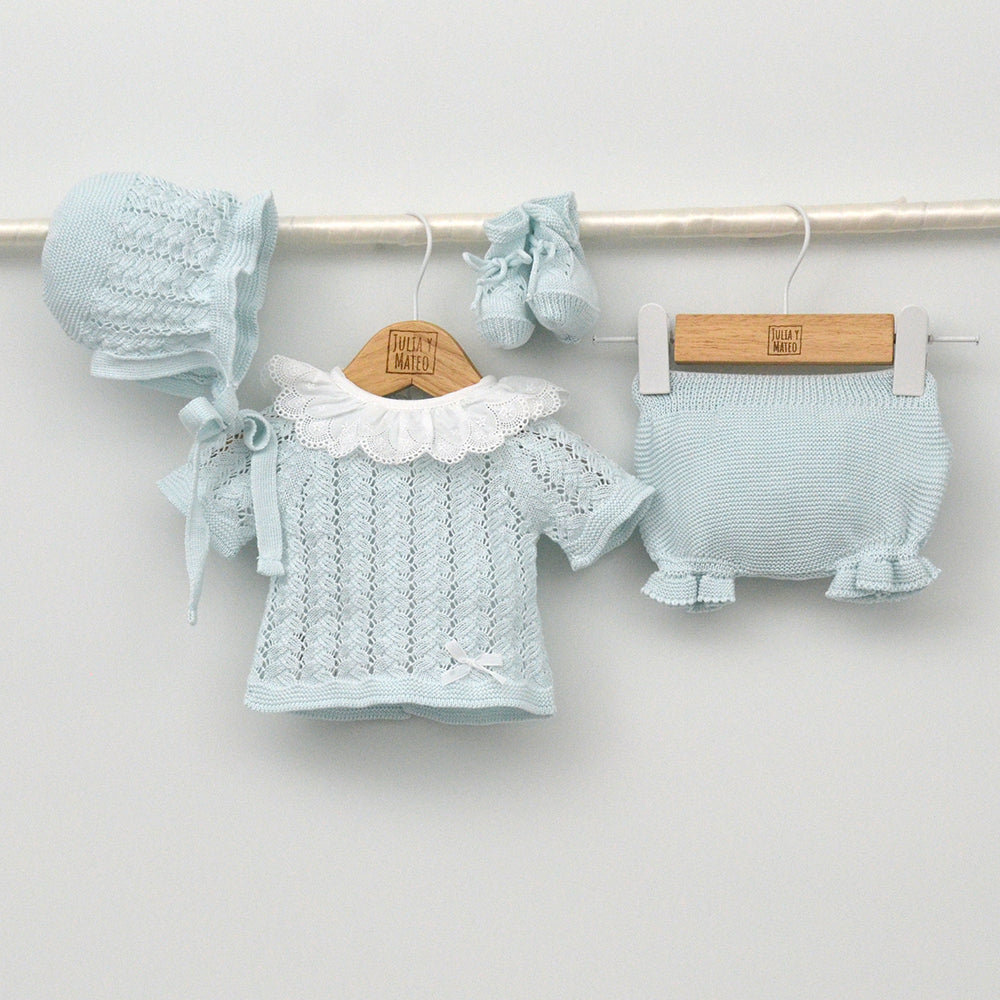 Conjunto bebés Creta de hilo con jersey, culotte, patucos y capota