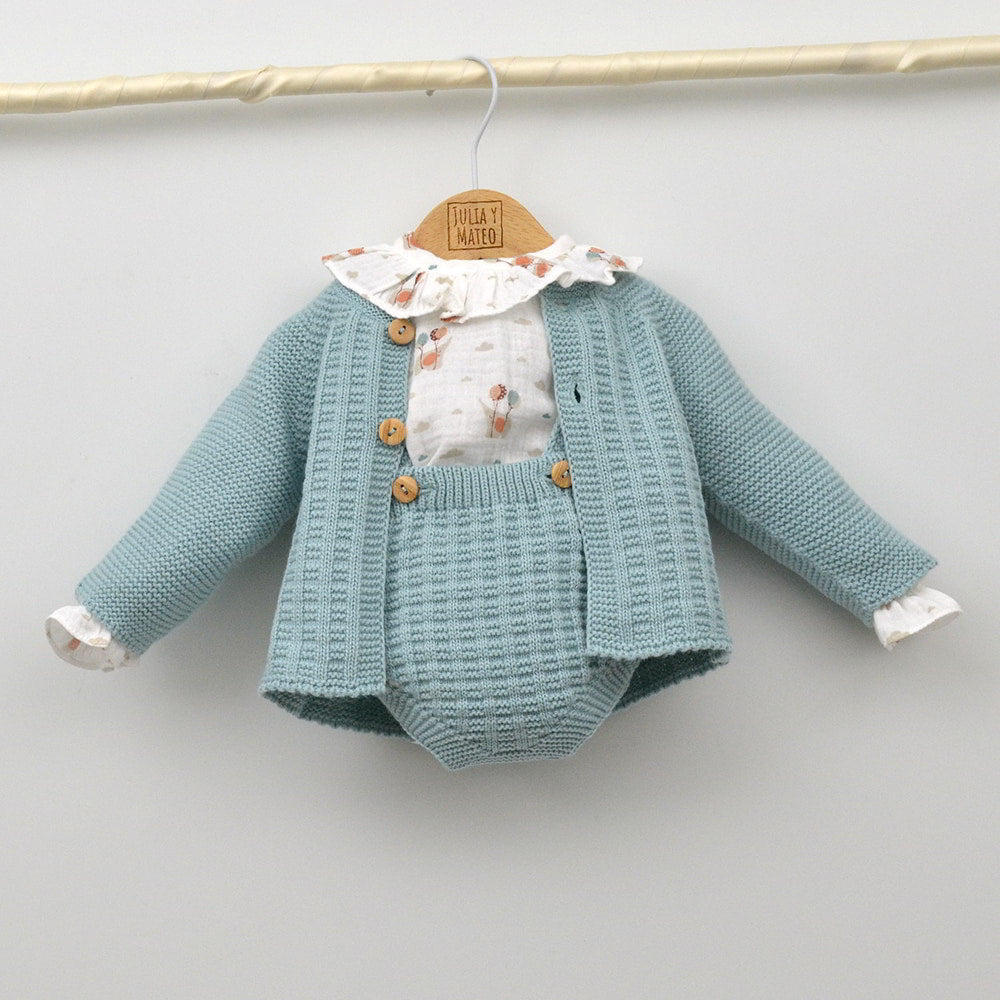 Conjunto bebe Luna con blusita, peto y chaqueta