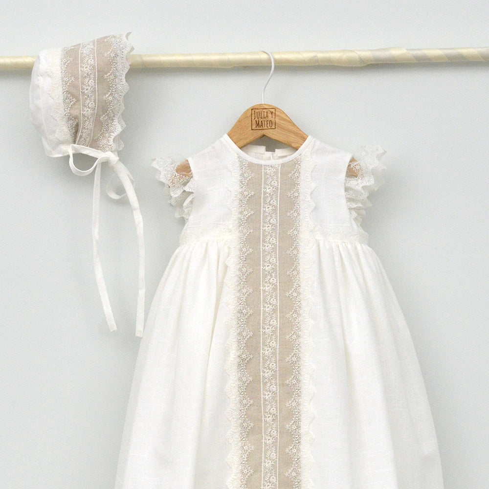 Faldón de Bautizo bordado Amaya con capota y culotte