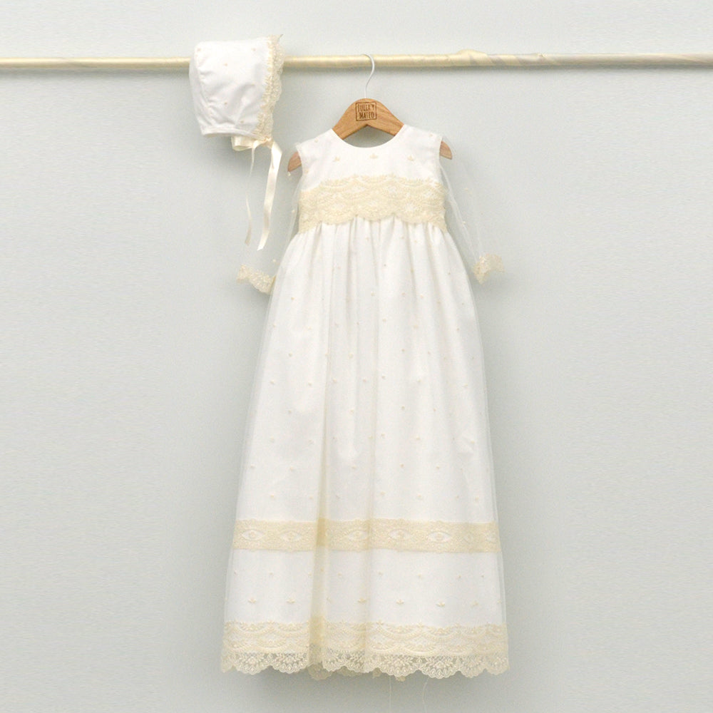 Faldón David largo de tul con blondas y capota