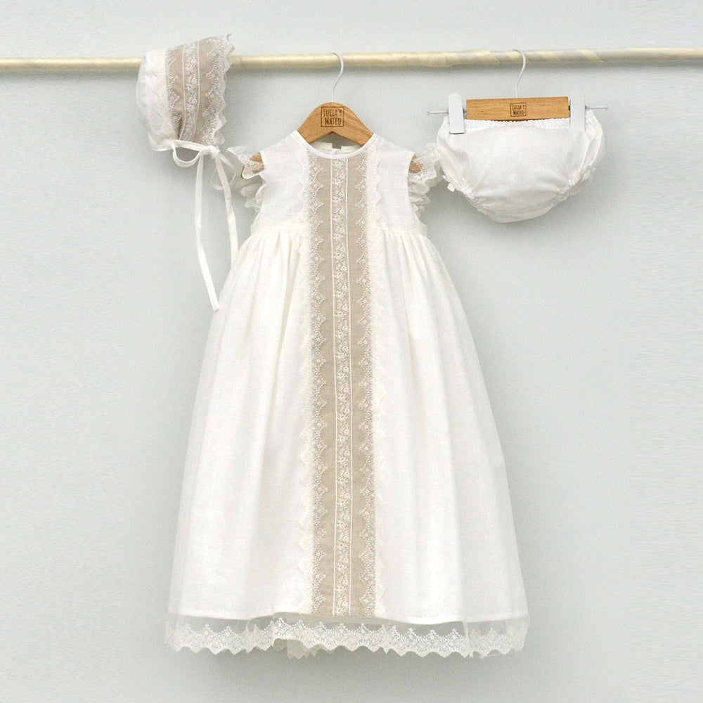 Faldón de Bautizo bordado Amaya con capota y culotte