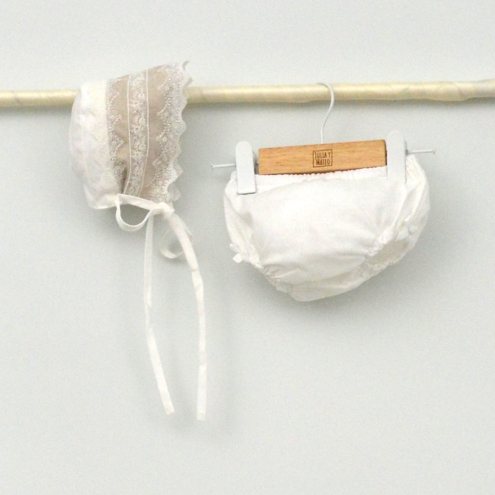 Faldón de Bautizo bordado Amaya con capota y culotte