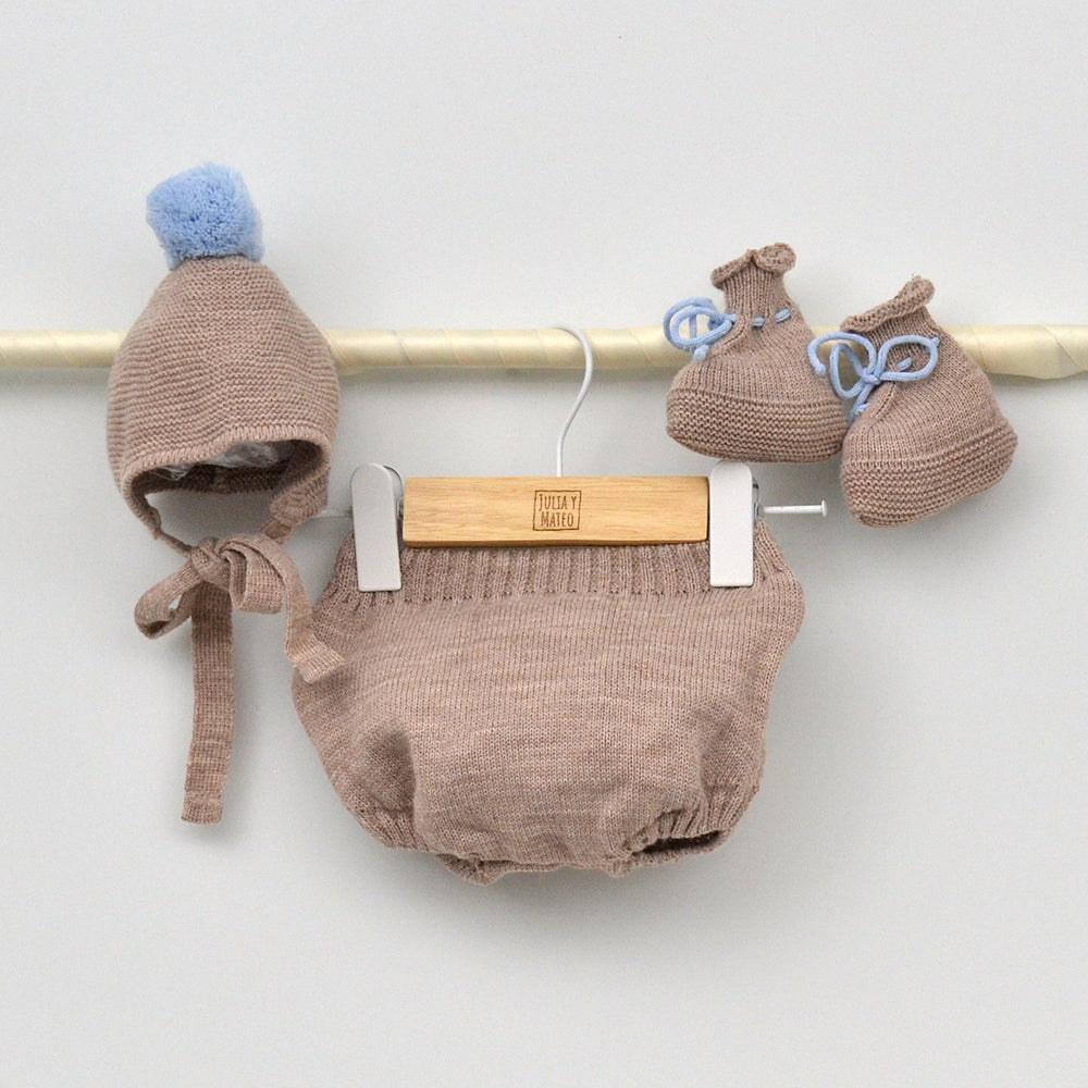 Conjunto bebés punto Tajo con jersey, culotte, capota y patucos