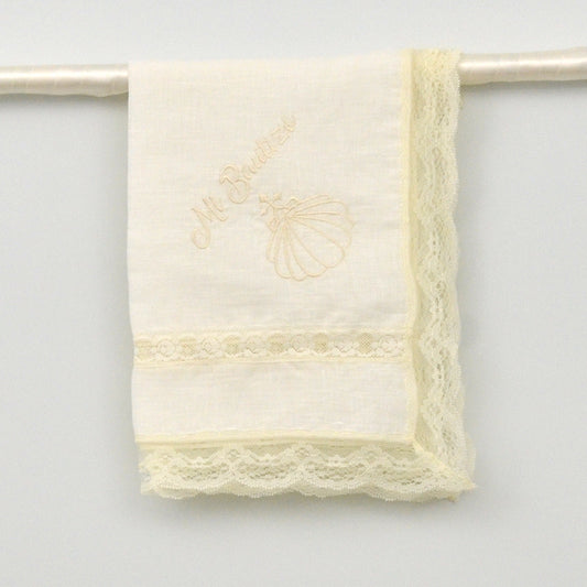 Toalla Mi Bautizo de lino con puntilla