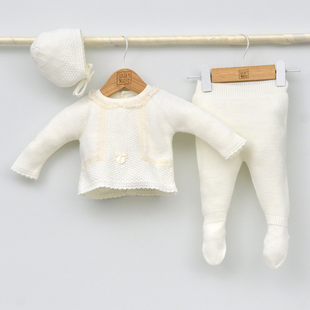 Conjunto bebés María de punto con jubón, polaina y capota