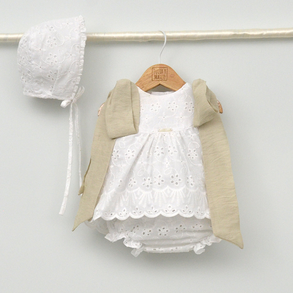 vestido de batista para niña con capota y cubrepañal