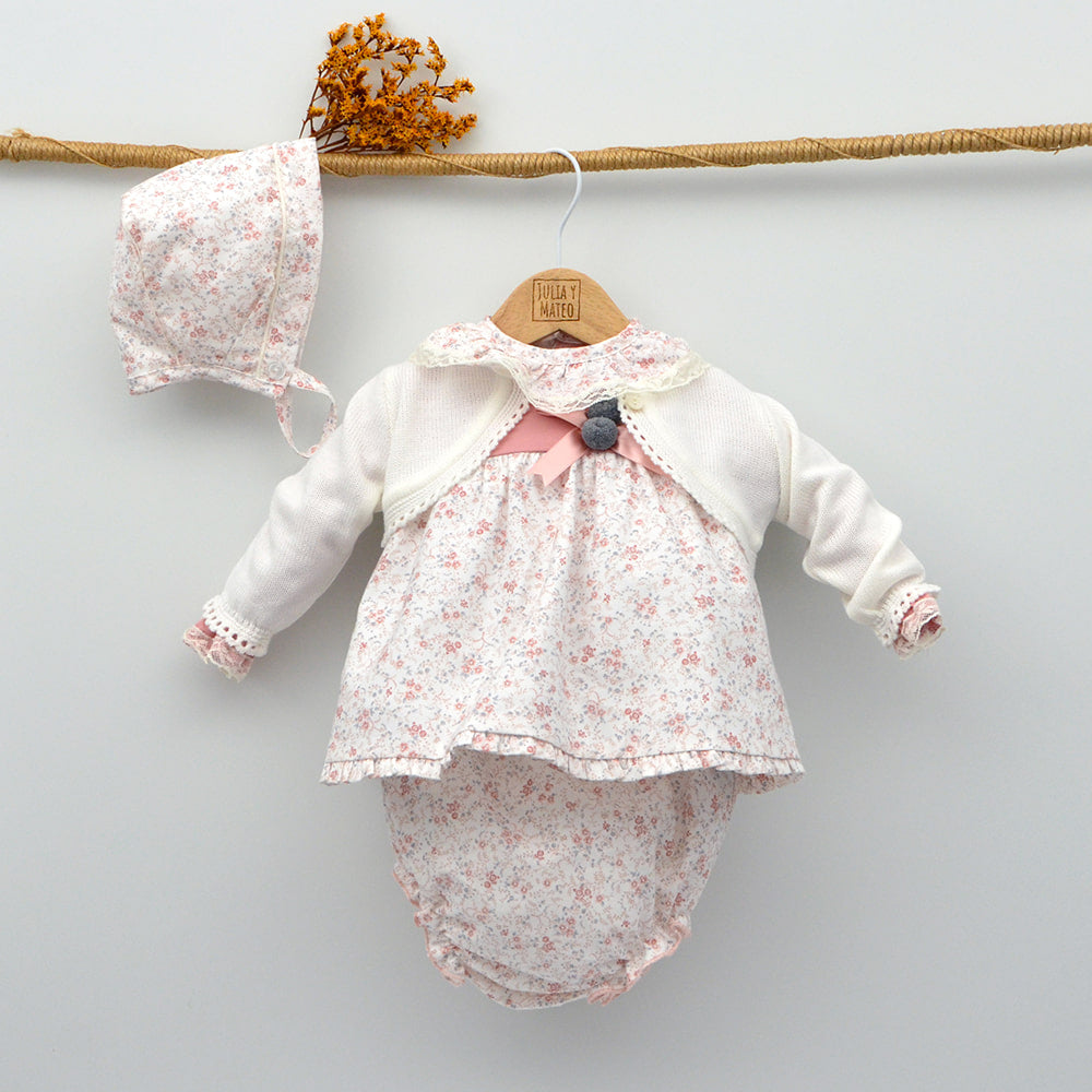 vestidos vestir niñas jesusitos con capota bebes eventos ocasiones especiales doña carmen mayoral ropa clasica hecha en españa para bebés
